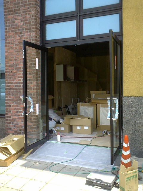 大府市　ホンダトーヨー　店舗入口の改装工事　2010/07/03